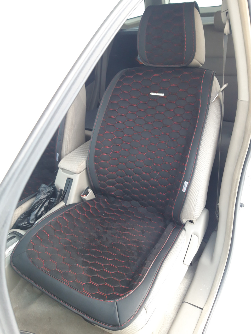 накидка на заднее сиденье mini cooper r56. накидки в салон автомобиля. меховые накидки на honda crv 4. накидки салон harrier. накидка на сиденье автомобиля хонда.