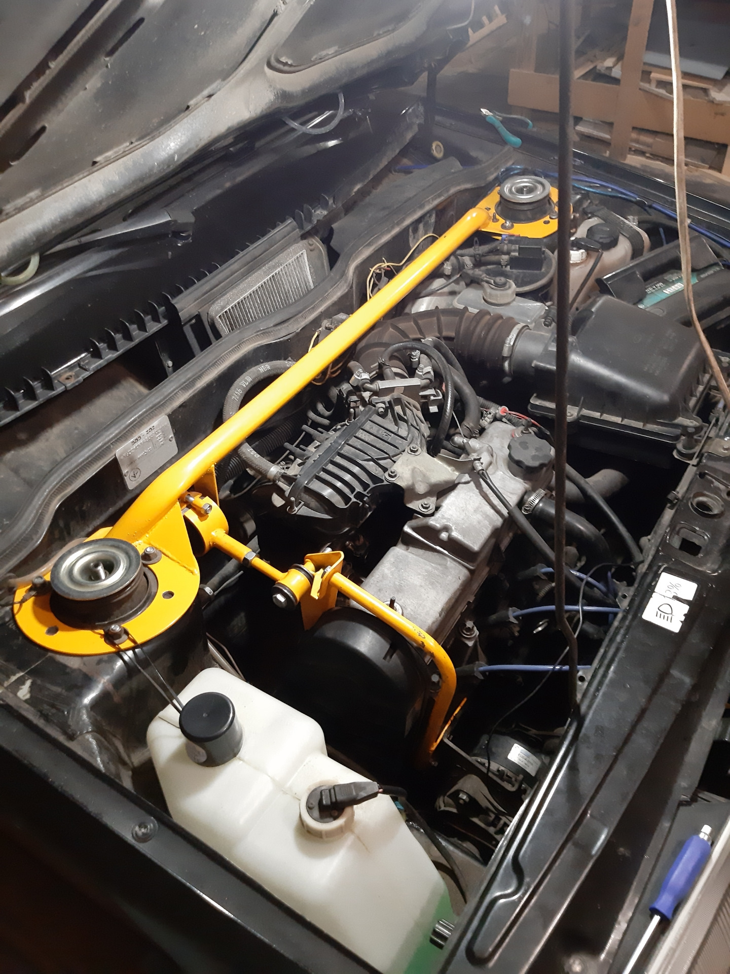 Распорка с дополнительной опорой двигателя — Lada 21099, 1,6 л, 2008 ...
