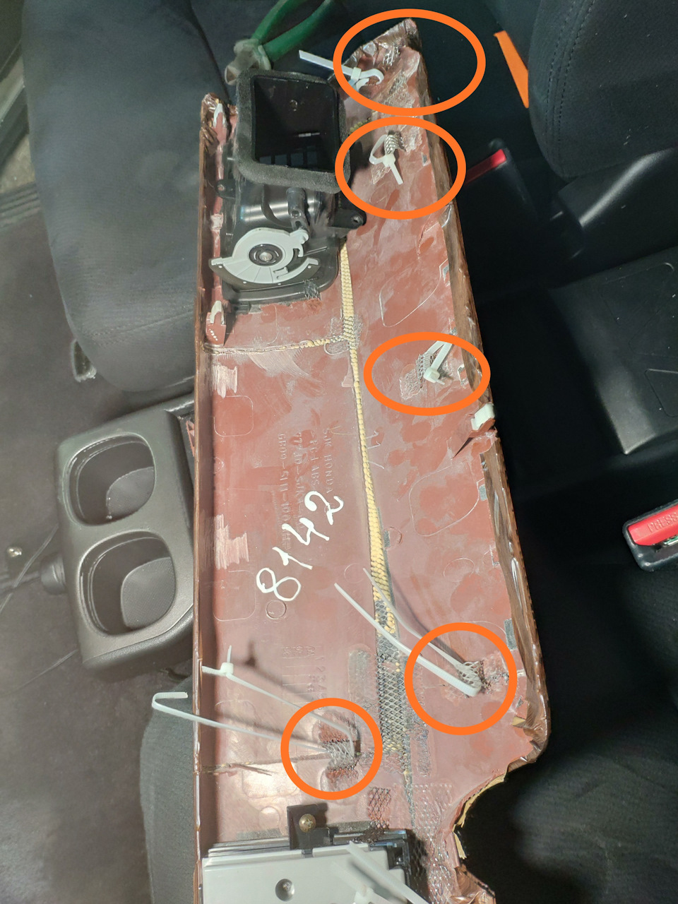 Разбираем панель приборов на Хонде Элюзион — Honda Elysion, 2,4 л, 2007 ...