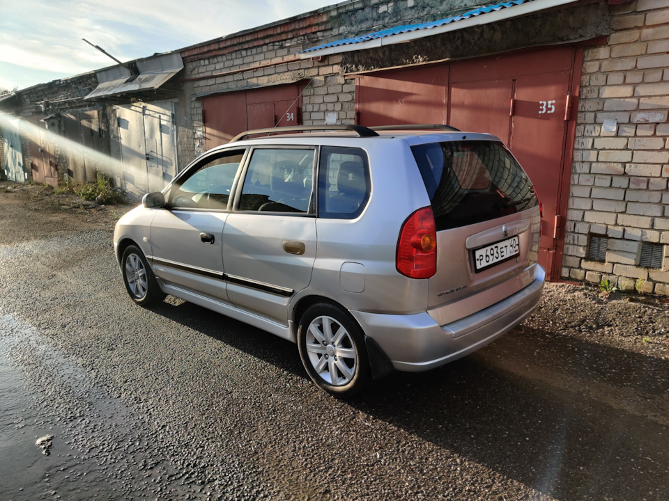 Снова в строю, отрабатывает деньги — Mitsubishi Space Star (1998)