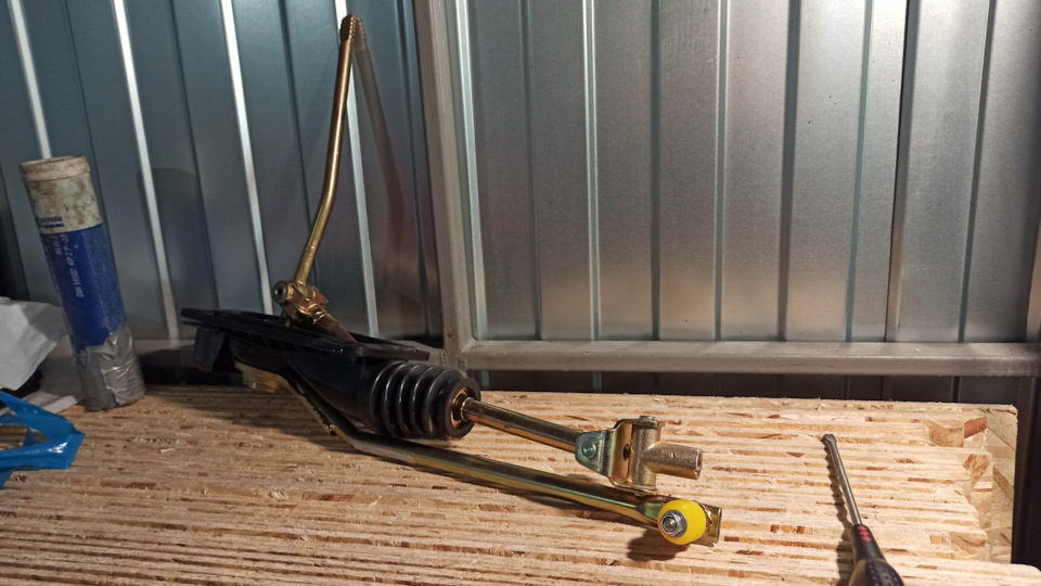 Новые запчасти на москвич святогор