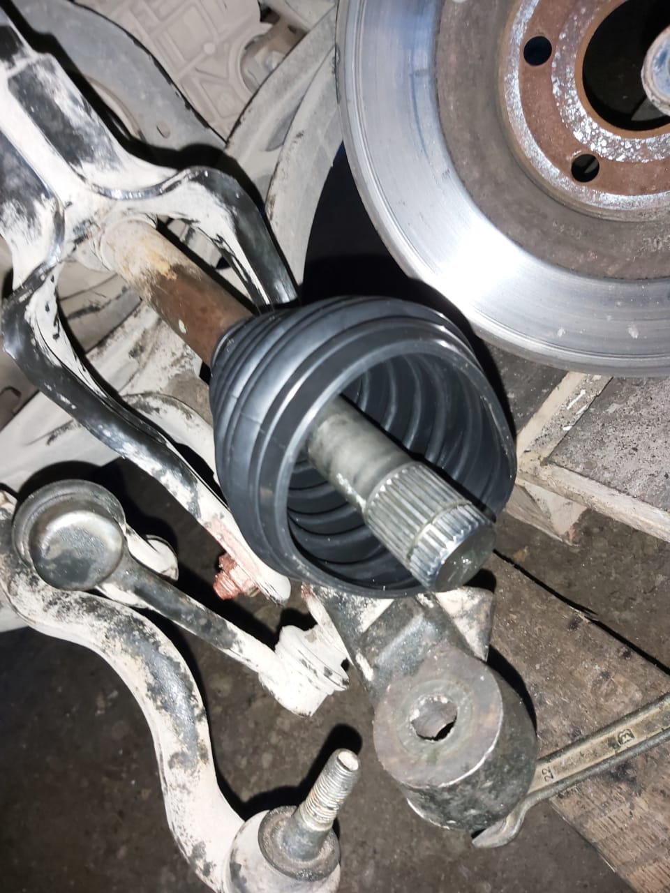 Замена наружнего пыльника ШРУС — Jeep Grand Cherokee (WK2), 3,6 л, 2011 ...