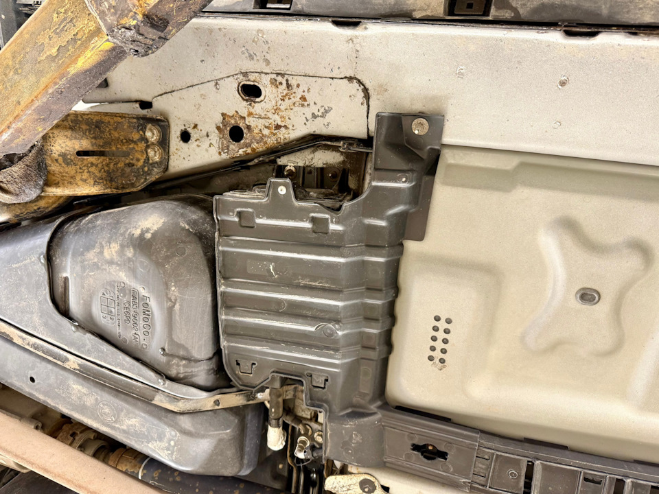 Фото в бортжурнале Ford Explorer (5G)