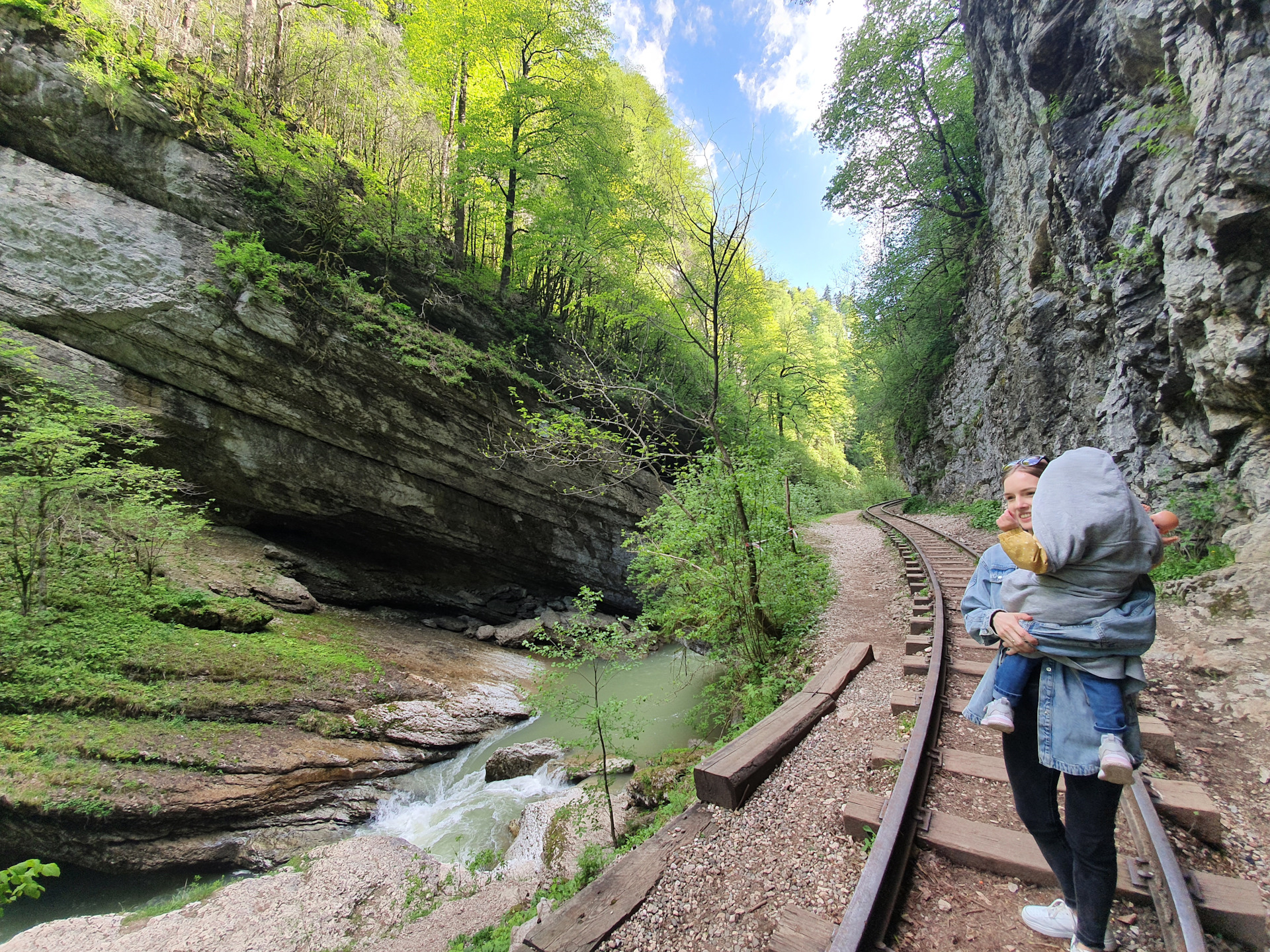 Тульский адыгея. Каньон хаджохская теснина. Адыгея отдых в горах. Гуамское ущелье поход в горы. Стоит ли ехать в адыгею.