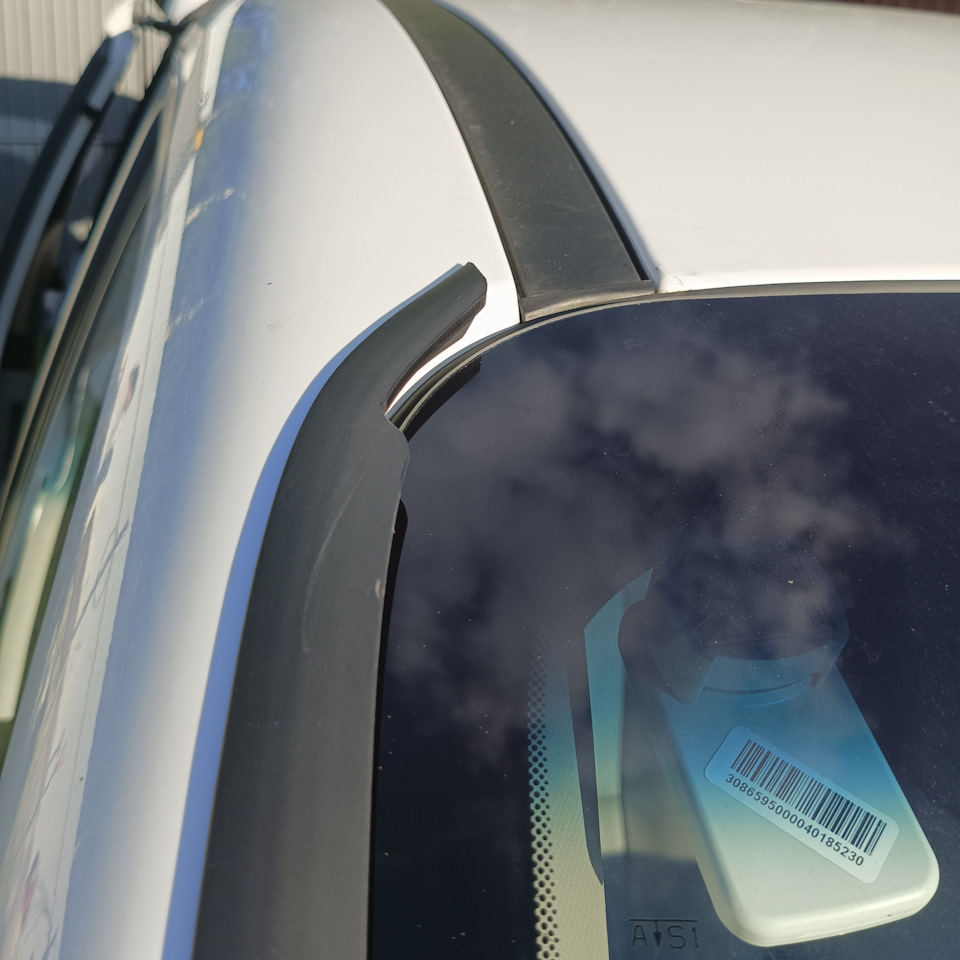 Водосток (дефлектор) лобового стекла — KIA Carnival (3G), 2,2 л, 2019 ...