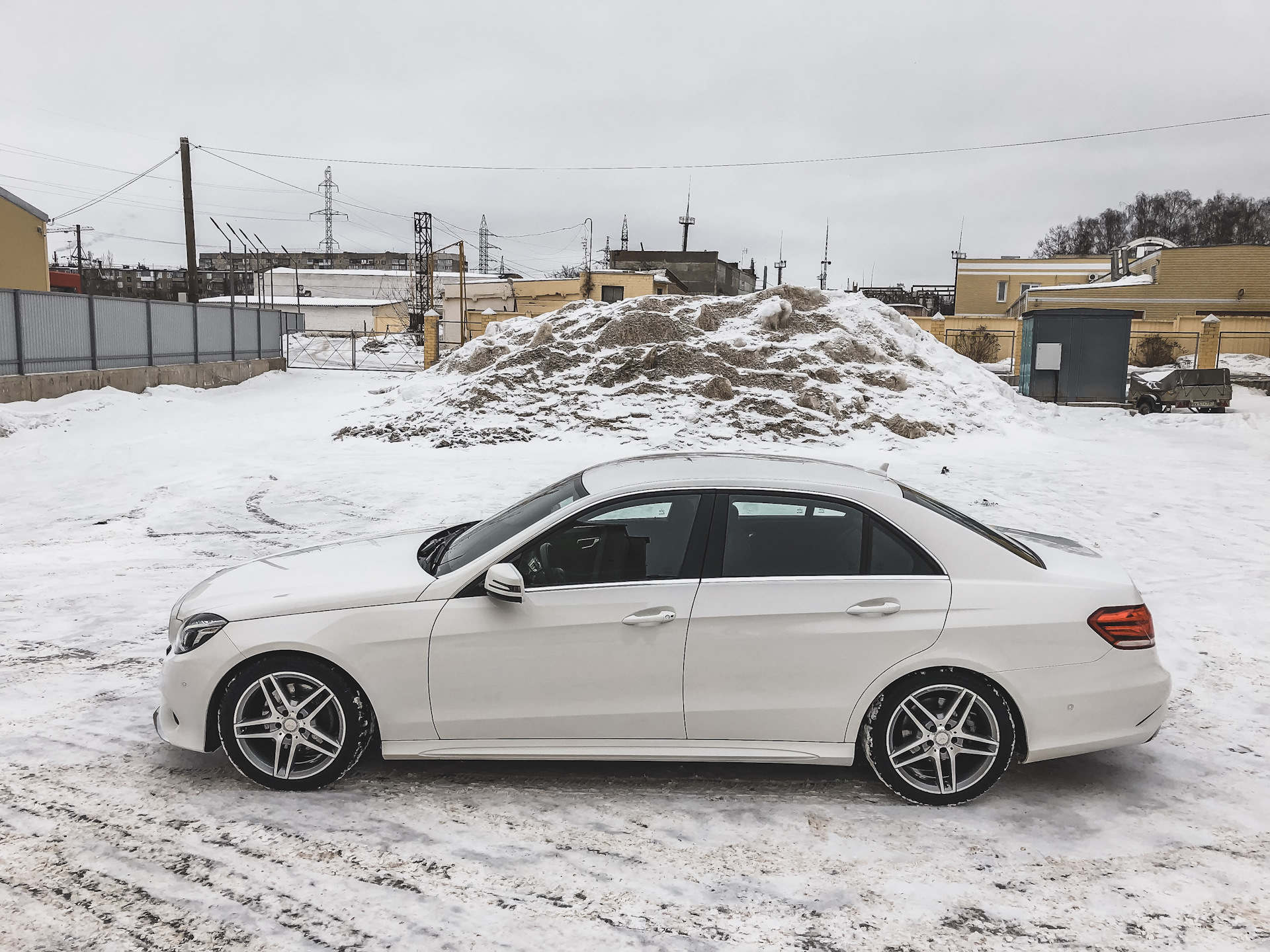 2.212. W212 занижение. Mercedes w212 Eibach. Занижение Mercedes-Benz w212. Занижение -30 w212.