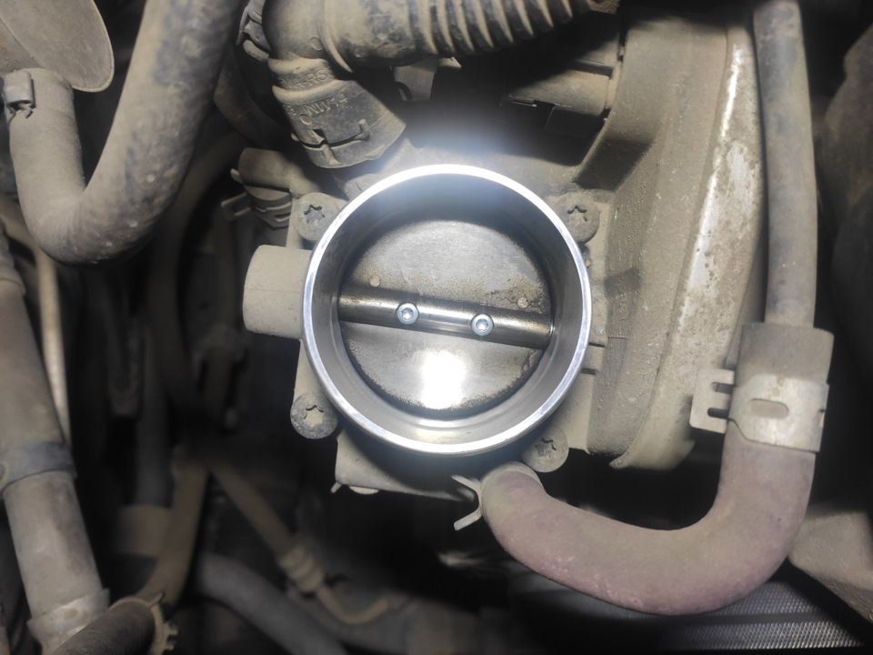 Не сильно и засран, но всё же. — Chevrolet Cruze (1G)