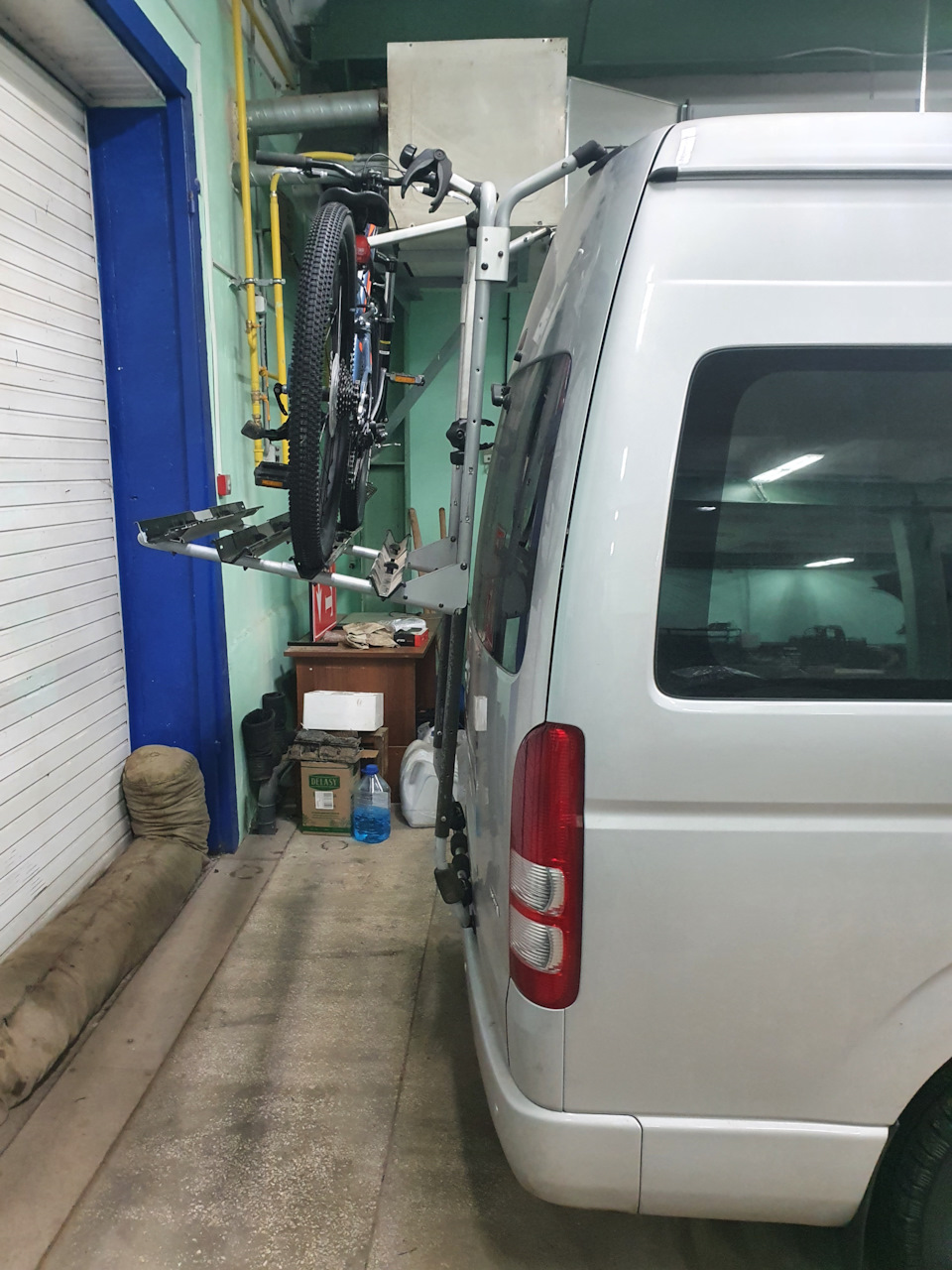 Toyota HiAce H200 2 7 2008 DRIVE2