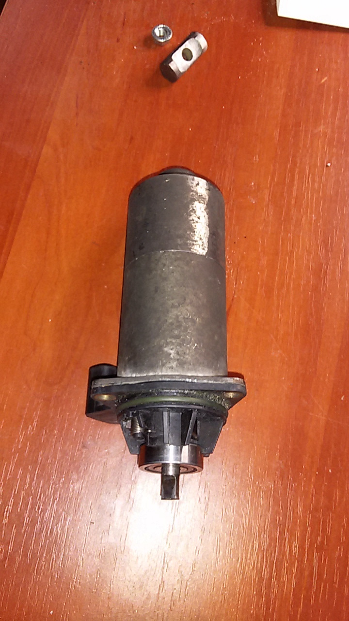 Опять большой мотор для актуатора сцепления. — Toyota Corolla (120), 1 ...