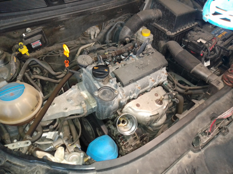 Замена масла в двигателе — Skoda Fabia Combi Mk2, 1,2 л, 2010 года ...