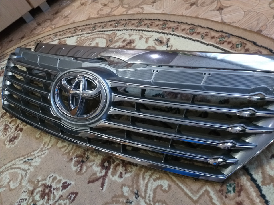 Продам решетку ОРИГИНАЛ КАМРИ 50 — Toyota Camry (XV50), 2 л, 2012 года ...