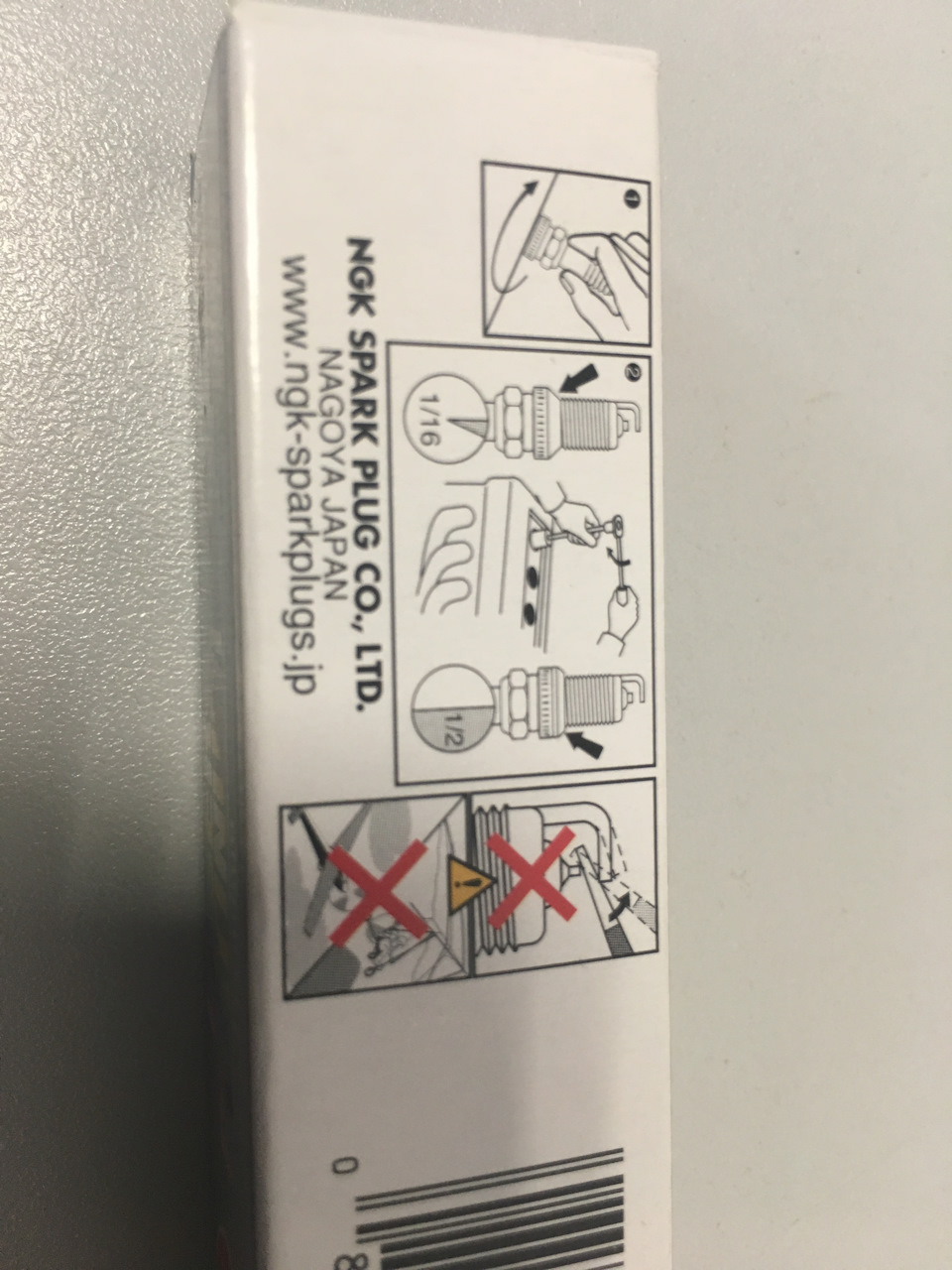 Как затягивать свечи. Новую закручиваем от руки, а потом поворачиваем вороток на на половину оборота. б/у свечу на 1/16 оборота. — BMW 1 series (F20)