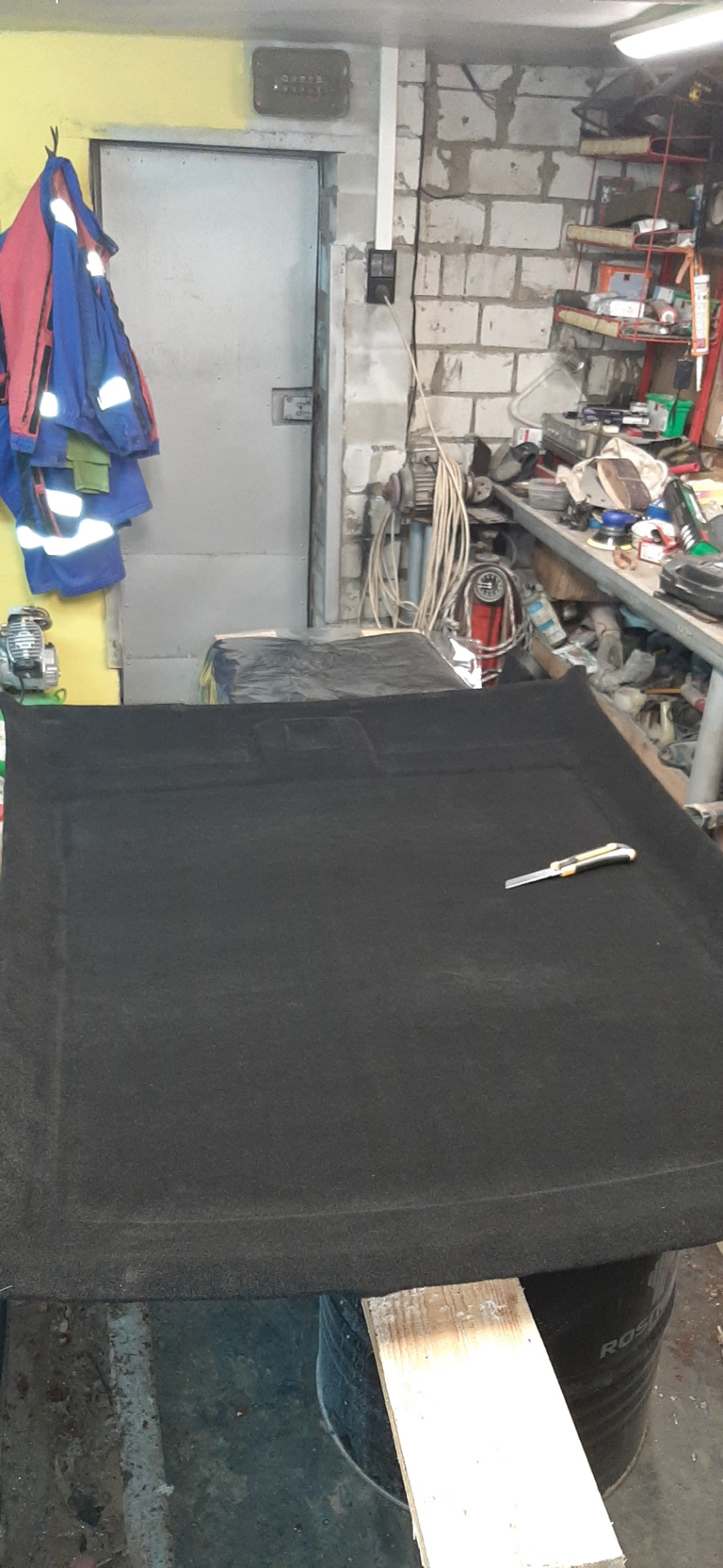 Перетяжка потолка ауди 100 с3 теперь уже без люка. — Audi 100 (C3), 2,3 ...