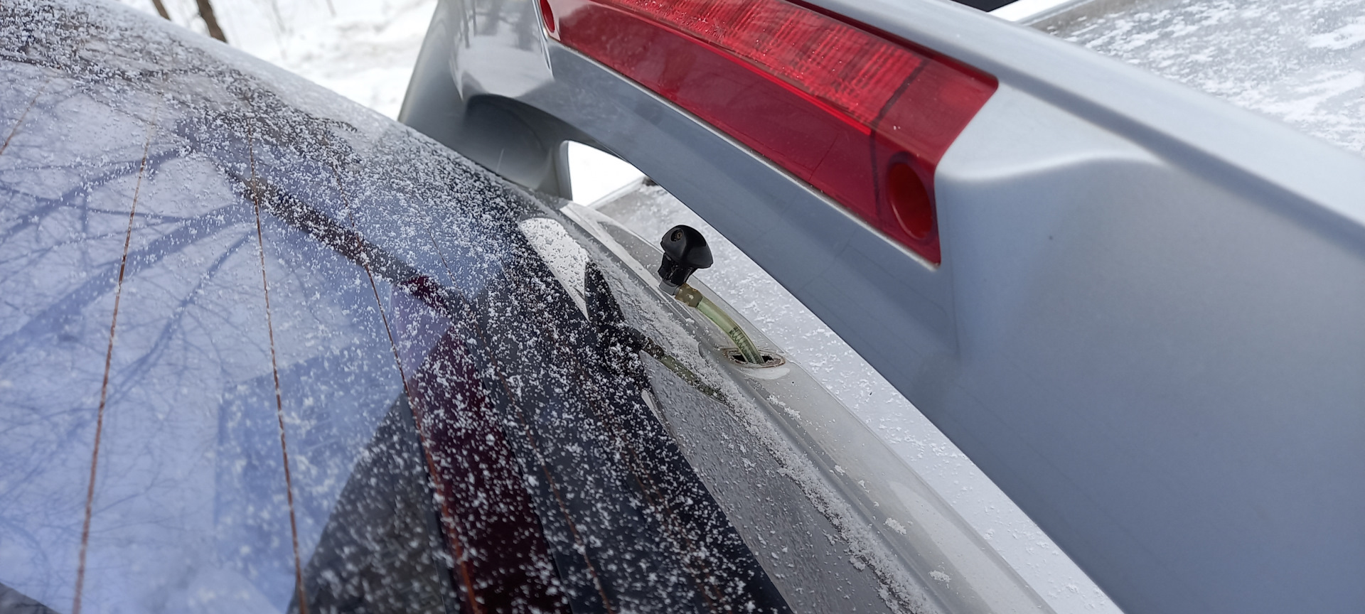 Задний омыватель. — Toyota Caldina (210), 1,8 л, 2000 года | своими ...