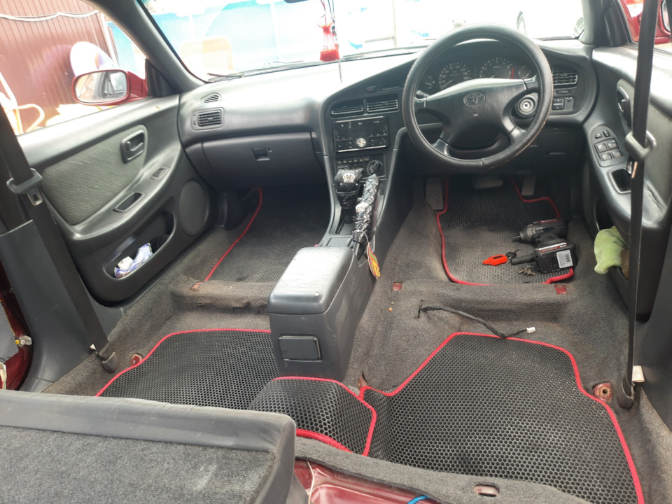 Внеплановая плановая чистка салона — Toyota Carina ED (3G), 1,8 л, 1995 ...