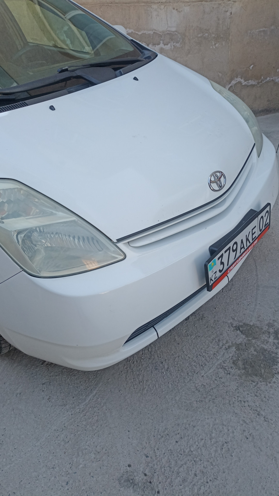 Резинки на двери багажник и капот 😂 — Toyota Prius (20), 1,5 л, 2005 ...