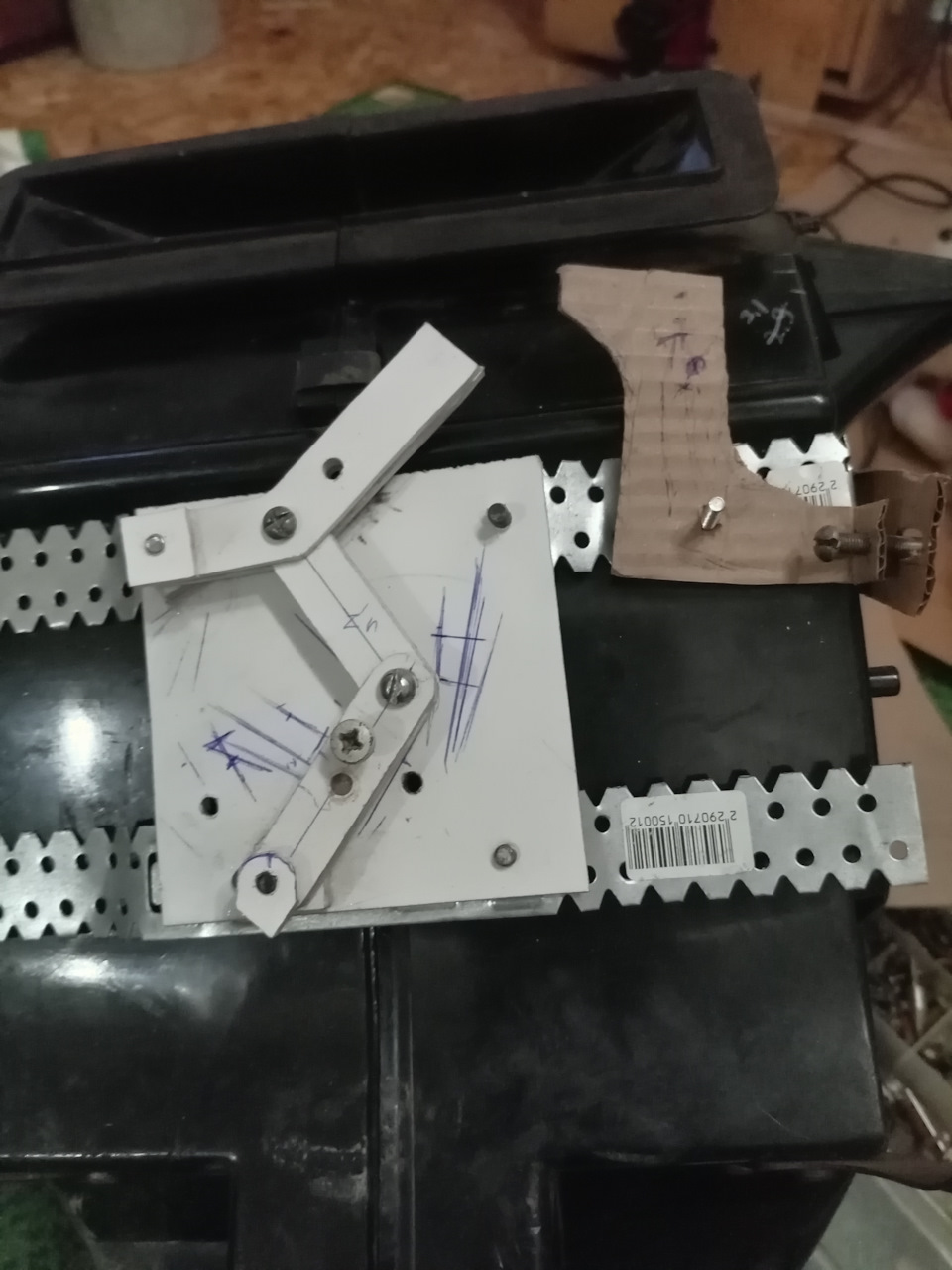 Разработка приводов заслонок направления потоков, нужно синхронизировать две заслонки от одного троса — Lada 2120 Надежда