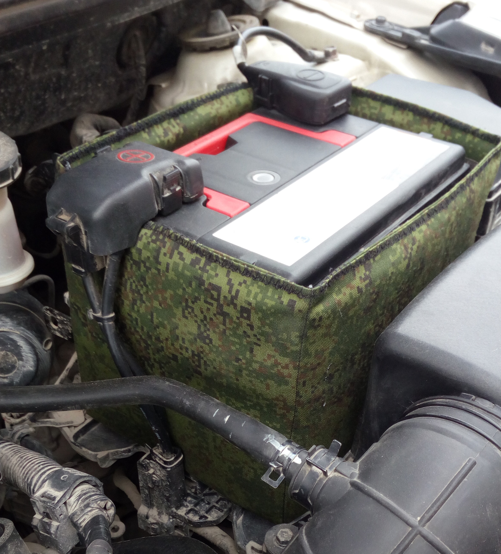 кожух аккумулятора. корпус акб jetta 6. пежо 307 аккумулятор. кожух аккумулятора ситроен из.