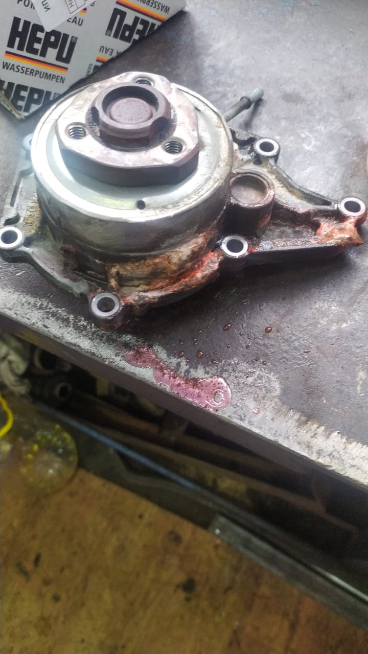 Потекла помпа Hepu спустя 20.000км — DRIVE2
