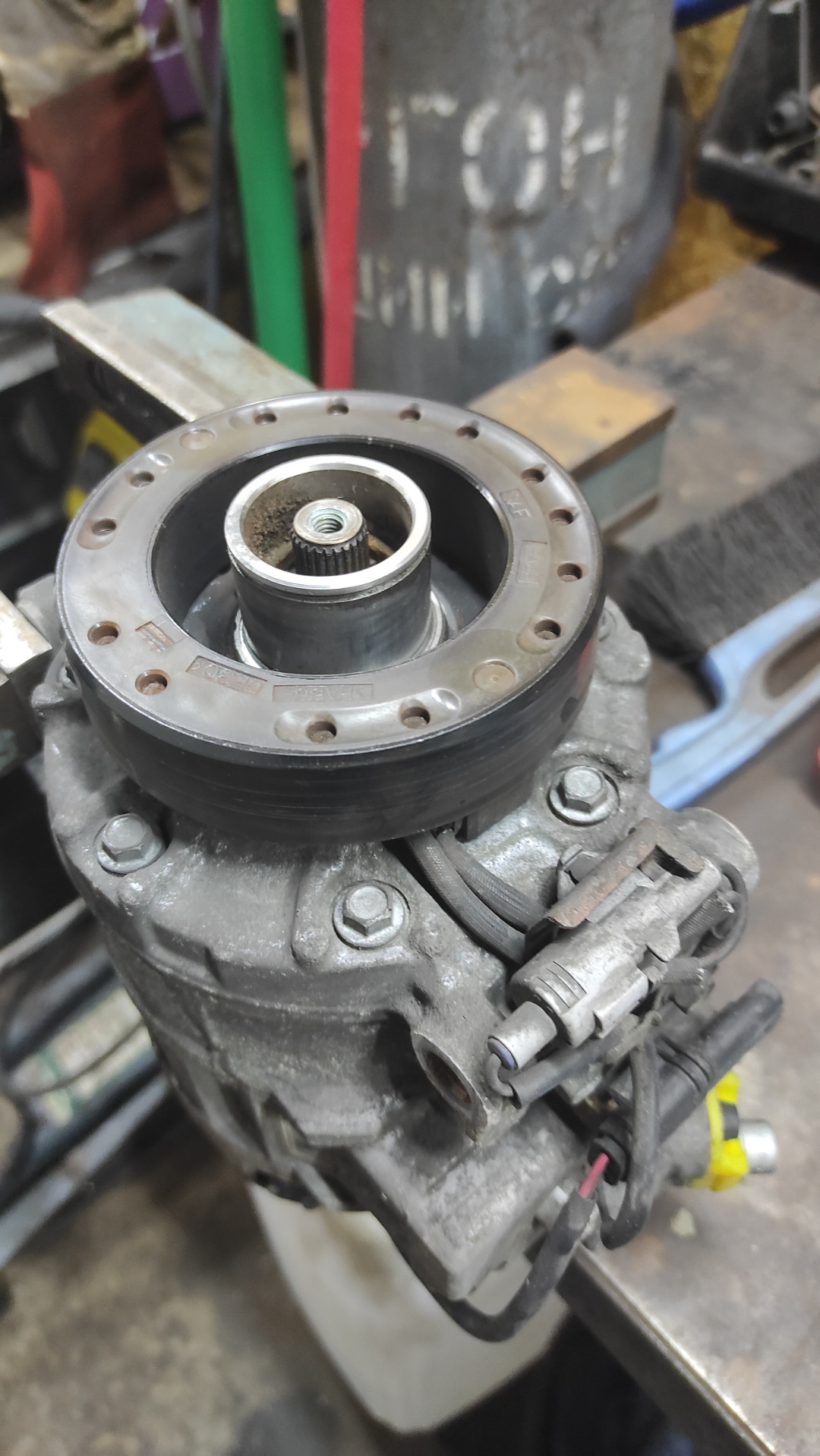 сколько по времени меняют подшипники. передний ступичный подшипник лада веста. ступичный подшипник лексус rx350. дефектовка роликовых подшипников. ленточная дорожка качения роликового подшипника.