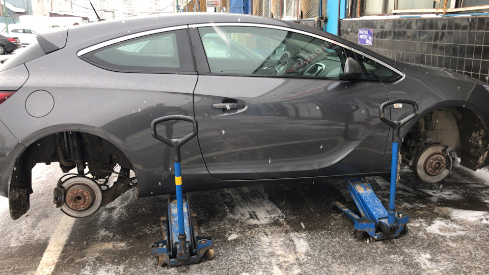 Шиномонтаж — Opel Astra J GTC, 1,4 л, 2012 года | шины | DRIVE2