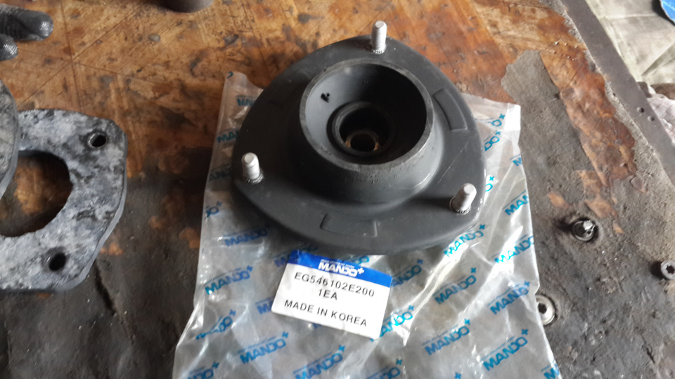 EG546102E200 Чашка опорная передней стойки TucsonSportage New MANDO ...