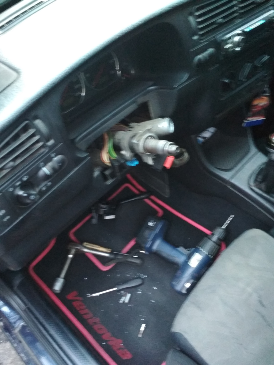 vgAAAgG0RuA 960 Как открыть машину без ключа фольксваген венто