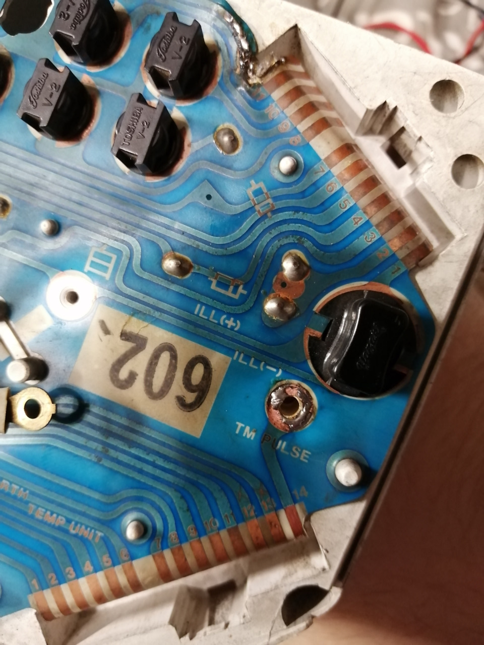 Проводка тахометра паджеро 2 дизель. Ремонт тахометра паджеро 2. Тахометр митсубиси паджеро 2. Дополнительный тахометр на паджеро 2. Тахометр паджеро 2.