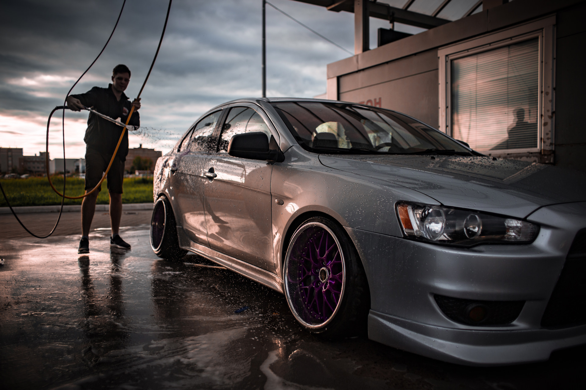 Mitsubishi Lancer девушка Evolution EVO