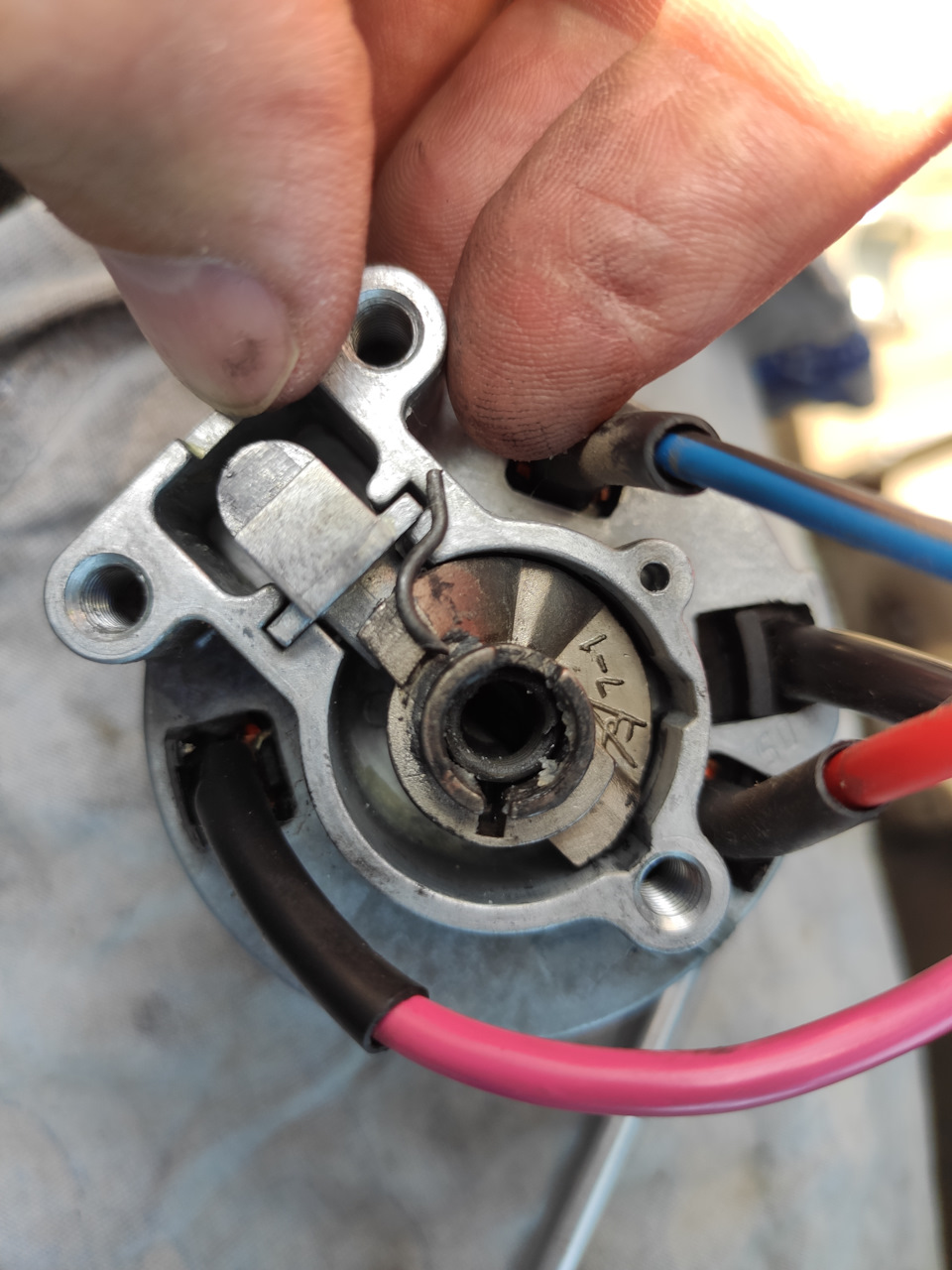 vgAAAgJyx A 960 Как вставить личинку замка зажигания