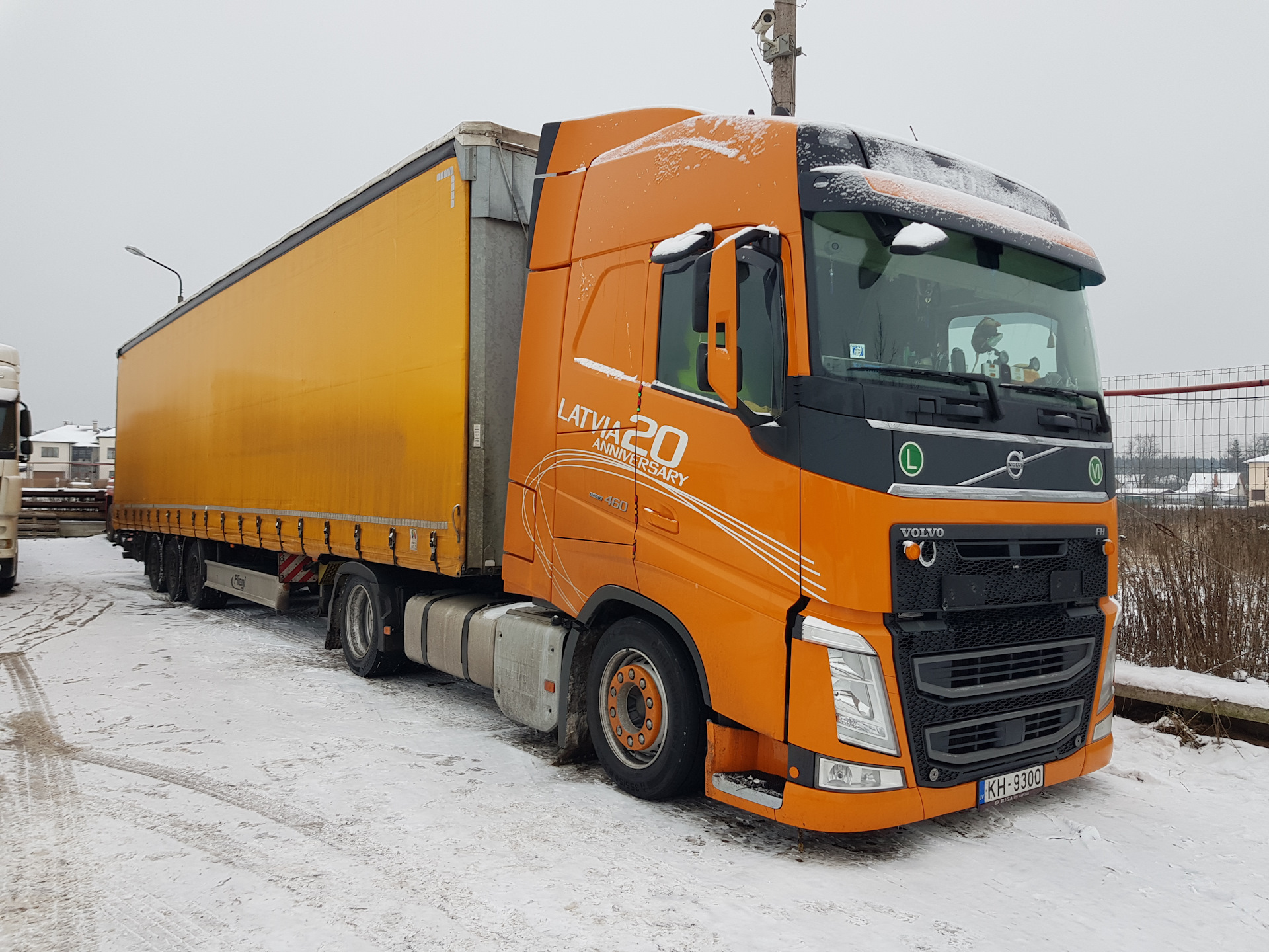 Volvo fh 460. Фотографии машин tels Cargo.