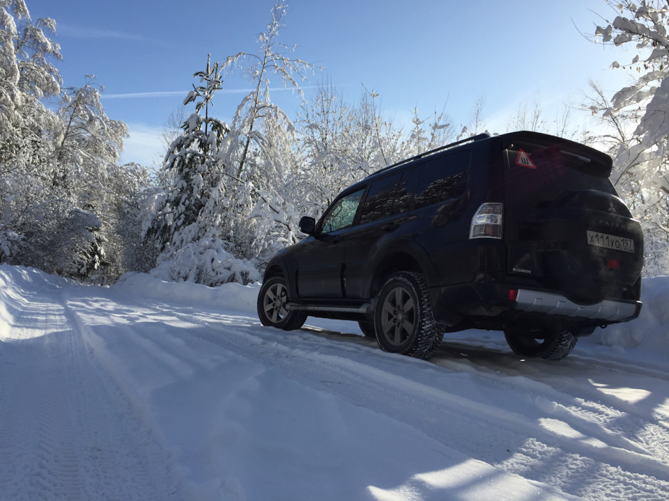 Красим диски — Mitsubishi Pajero (4G), 3 л., 2015 года | стайлинг | DRIVE2