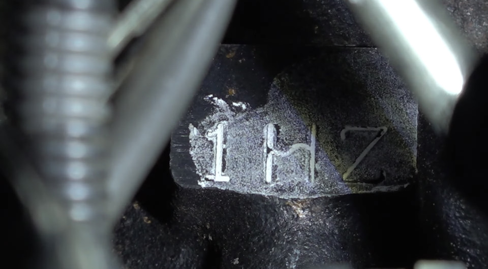 Приятная надпись на моторе — Toyota Land Cruiser 40