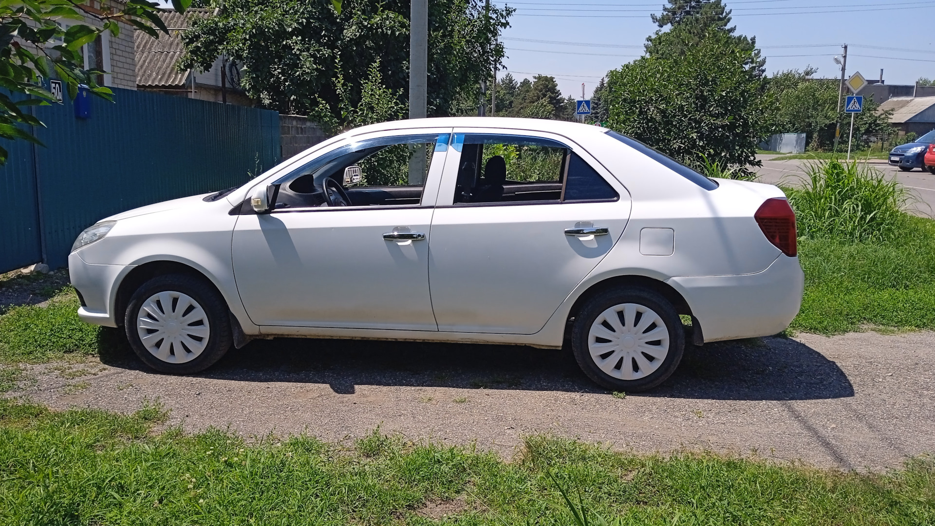 Geely MK 1.5 бензиновый 2013 | на DRIVE2