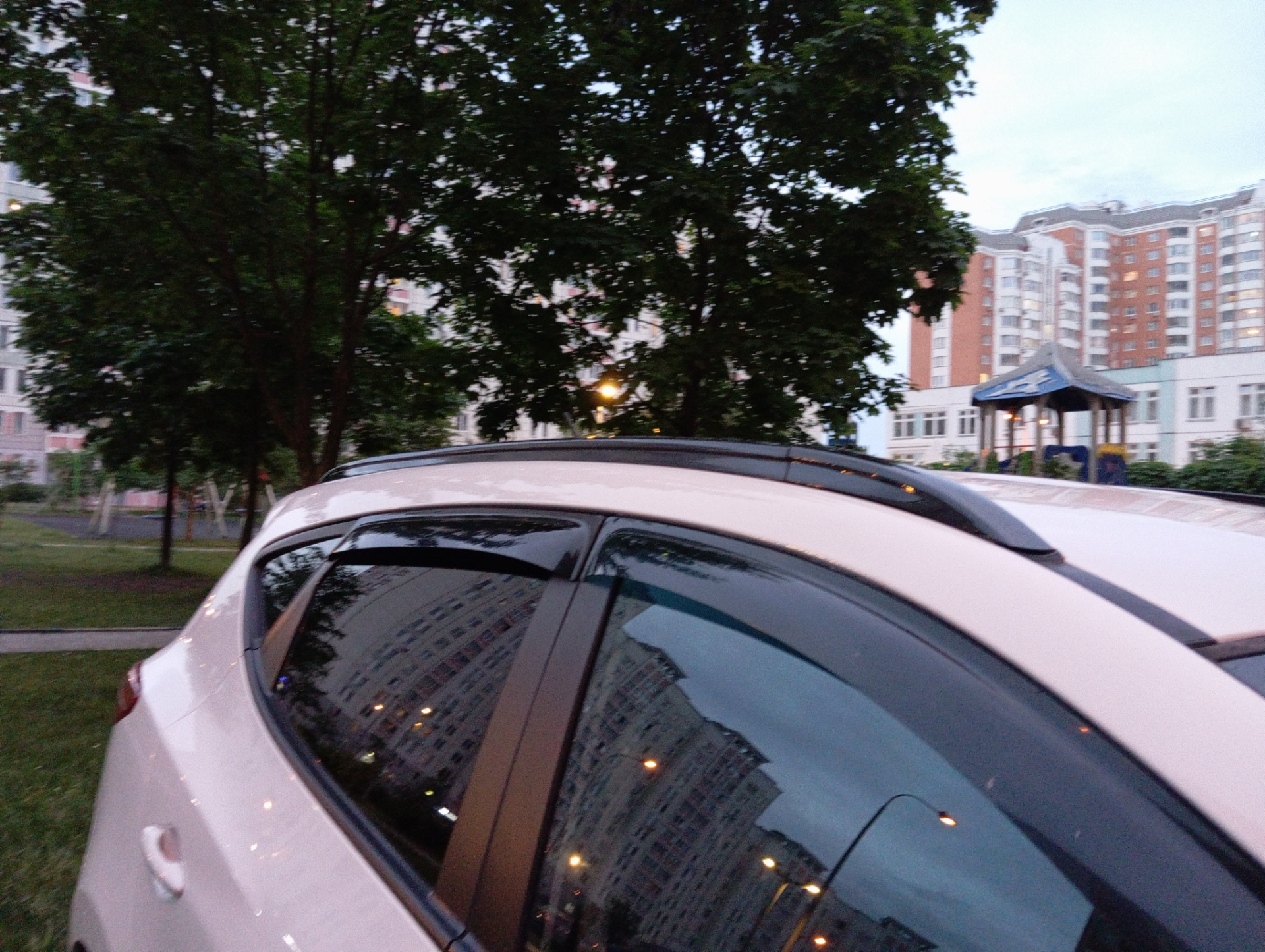 Рейлинги в черный — Hyundai ix35, 2 л, 2014 года | стайлинг | DRIVE2
