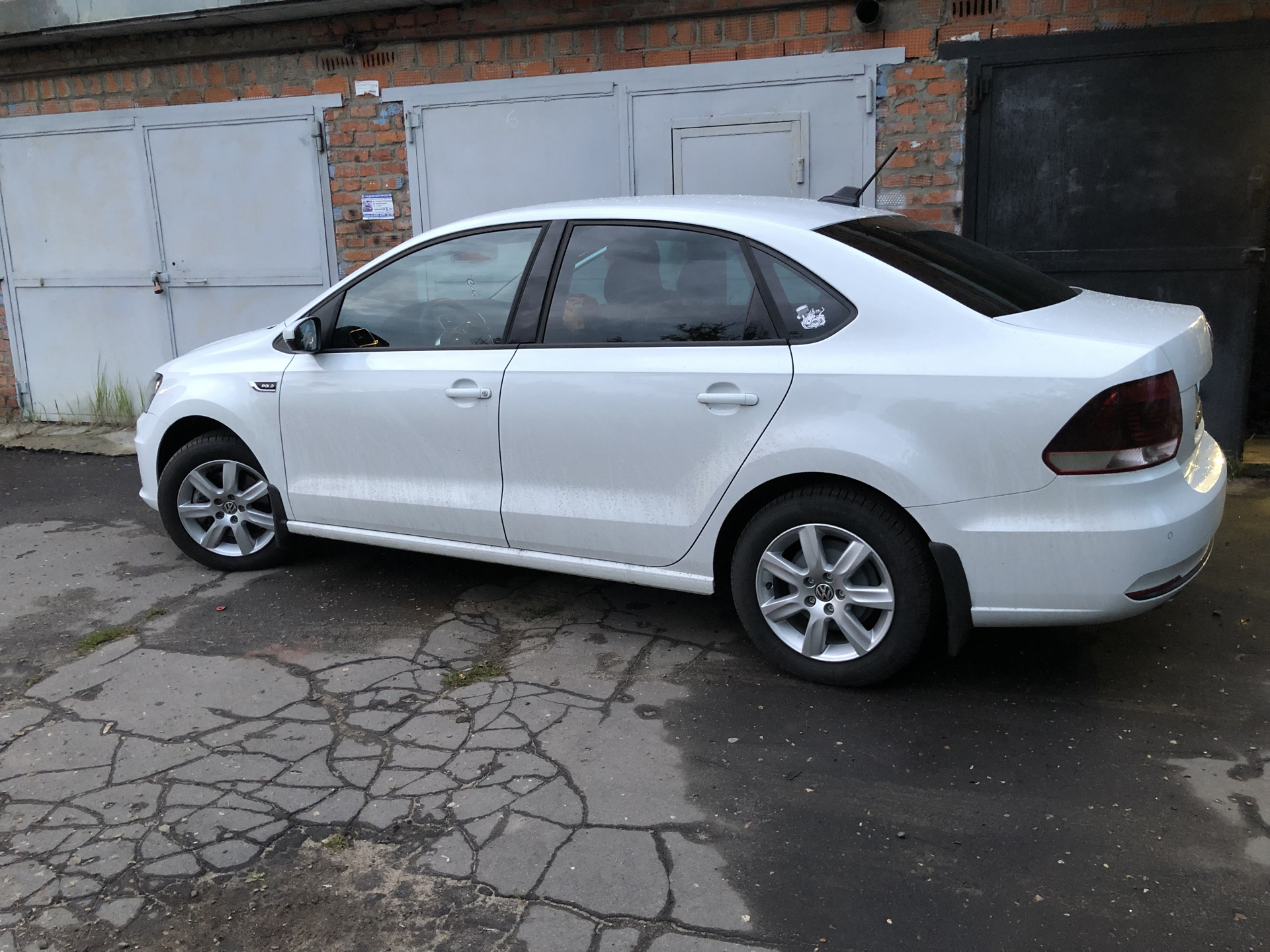 Авито ростов от частных. Диски Riverside Polo sedan. Риверсайд диски поло седан. Диски Volkswagen Polo Riverside. Riverside Polo sedan Volkswagen.