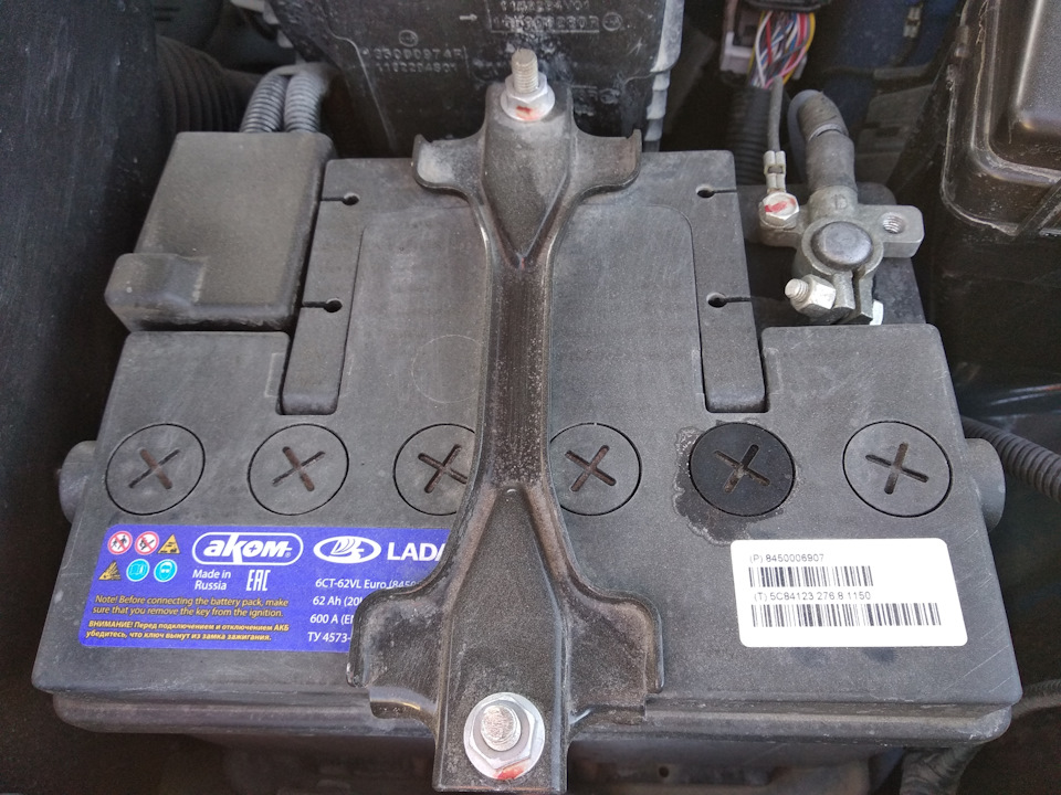 4500 км Потеет аккумулятор — Lada Vesta, 1,6 л, 2018 года | наблюдение ...