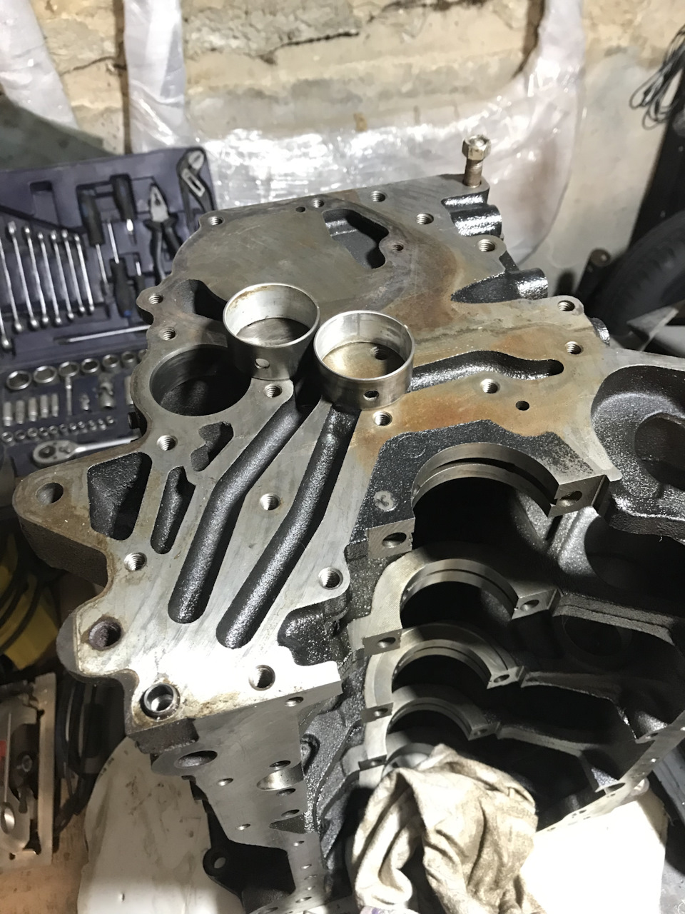 Балансиры выбил и забил головками — Mitsubishi Airtrek