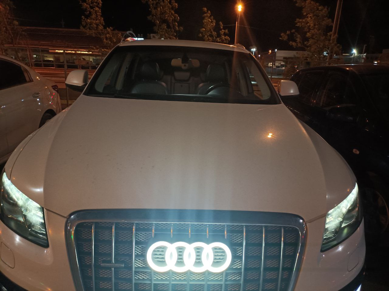 Подсветка значка Audi — Audi Q5 (1G), 2 л, 2011 года | стайлинг | DRIVE2