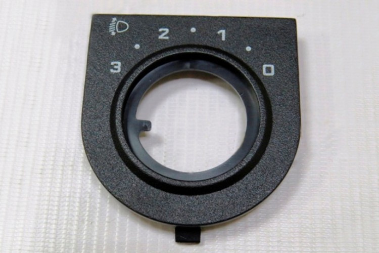 Также была приобретена шкала электрокорректора от второй Калины (21920-3709591-00) — Lada Granta (2G) FL. Запчасти на фото: 21920370959100