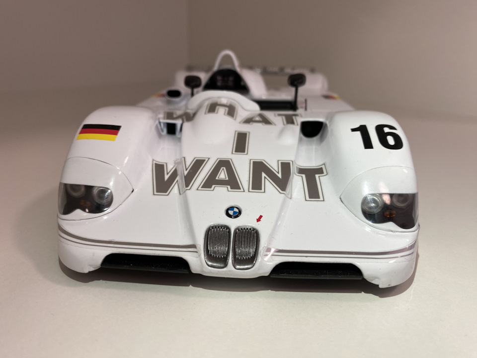 BMW V12 LMR Art Car Museum Edition アートカー BMW V12 LMR / Jenny