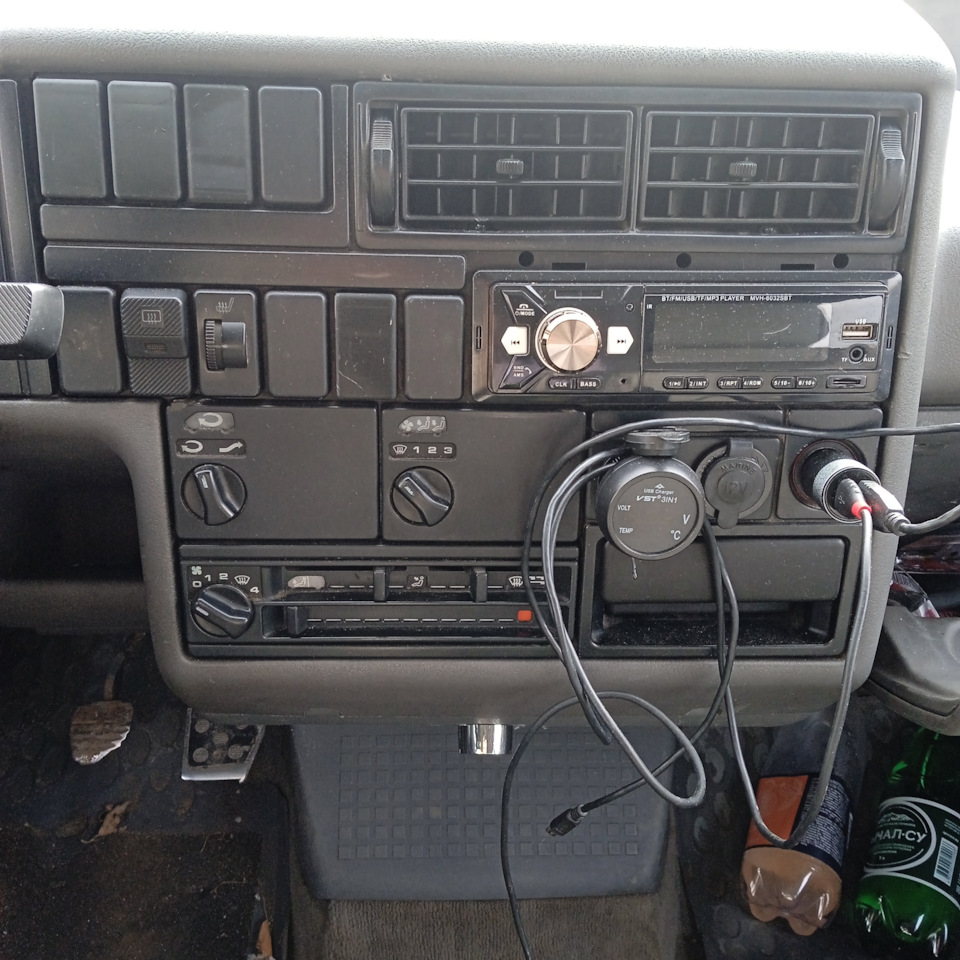 Заглушки кнопки в панель Т4 — Volkswagen Caravelle (T4), 2,4 л, 1992 ...