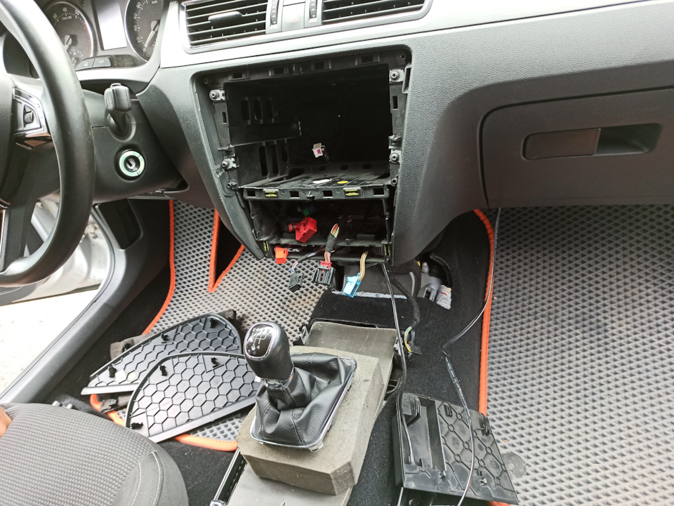 Фото в бортжурнале Skoda Rapid (1G)