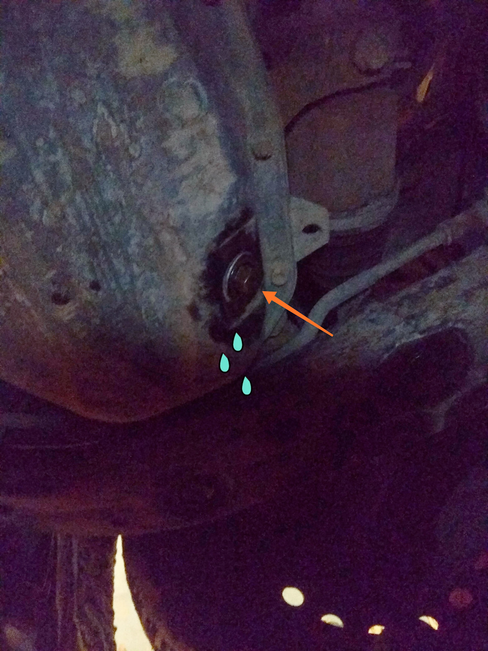 Если не ошибаюсь болт под ключ 17 — Toyota Camry (XV40)