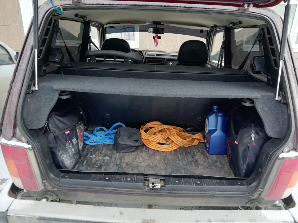 Акустическая полка и карманы — Lada 4x4 3D, 1,7 л, 2012 года | автозвук ...