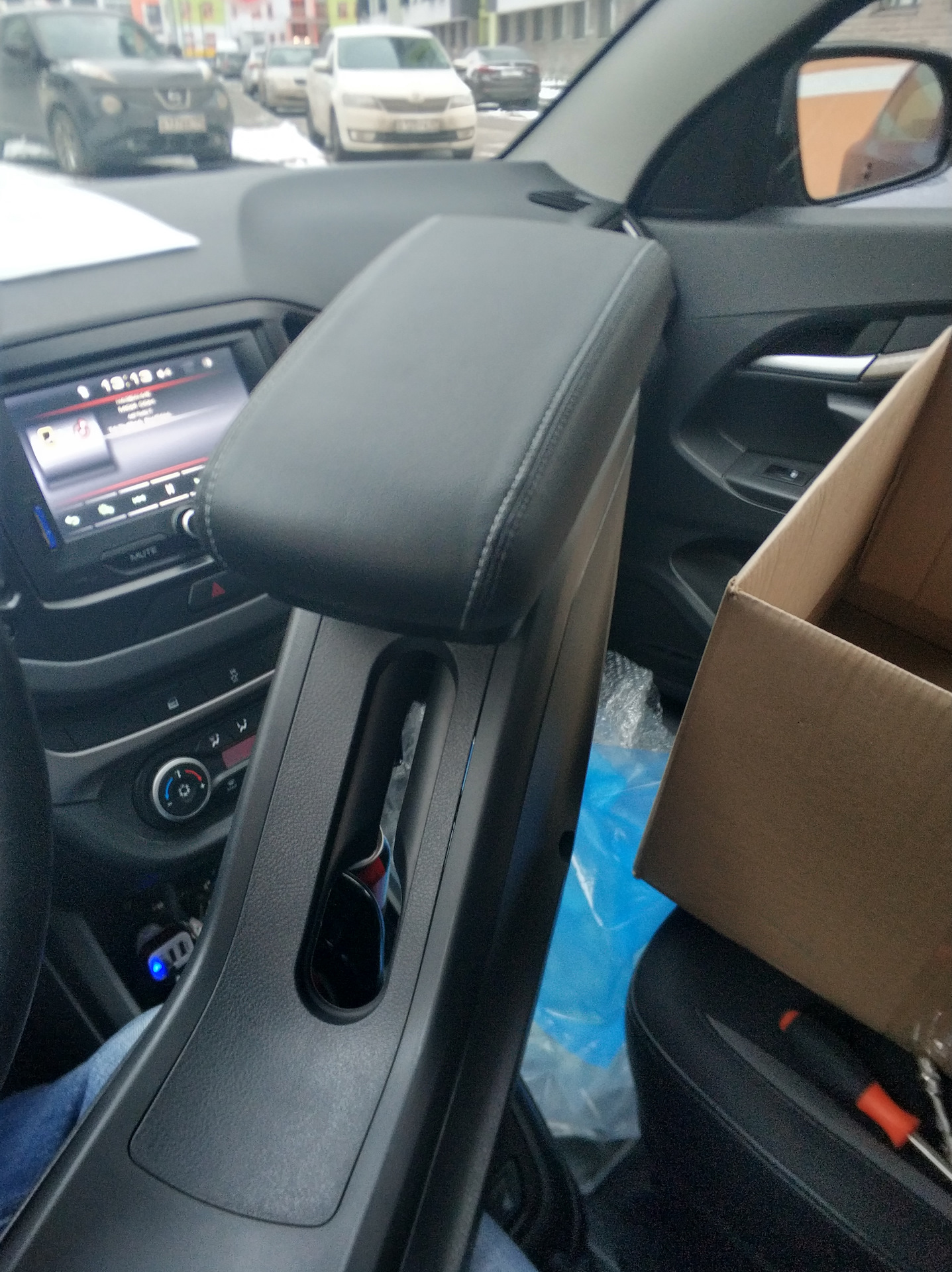Как снять подлокотник на лада веста 2019 Новогодний подарок. Подлокотник от Весты SW. - Lada Vesta, 1,6 л, 2017 года аксе