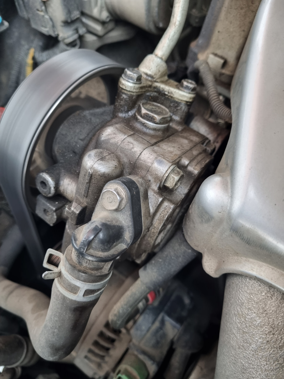Замена насоса ГУР и шланга — Honda Accord (7G), 2,4 л, 2006 года ...