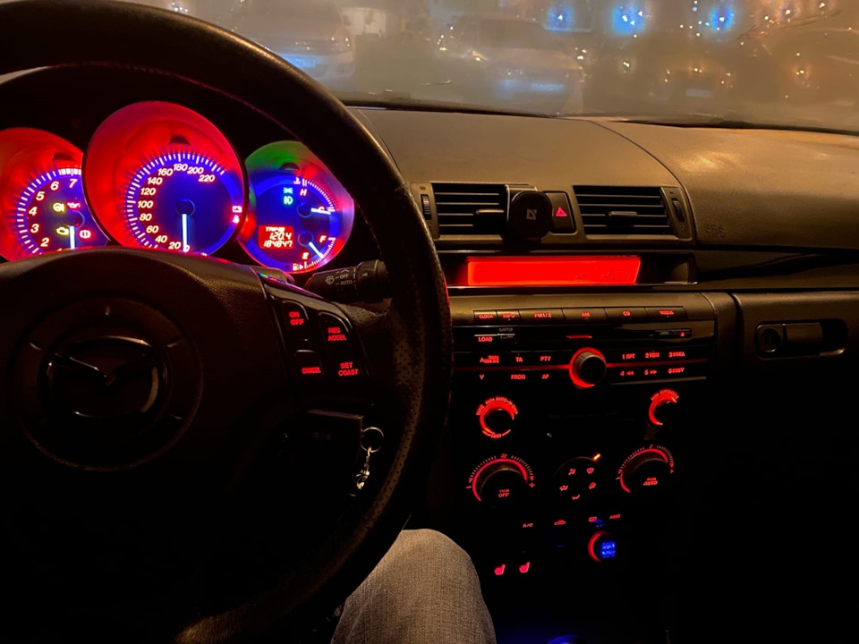 Замена лампочек в салоне — Mazda 3 (1G) BK, 2 л, 2008 года | аксессуары ...