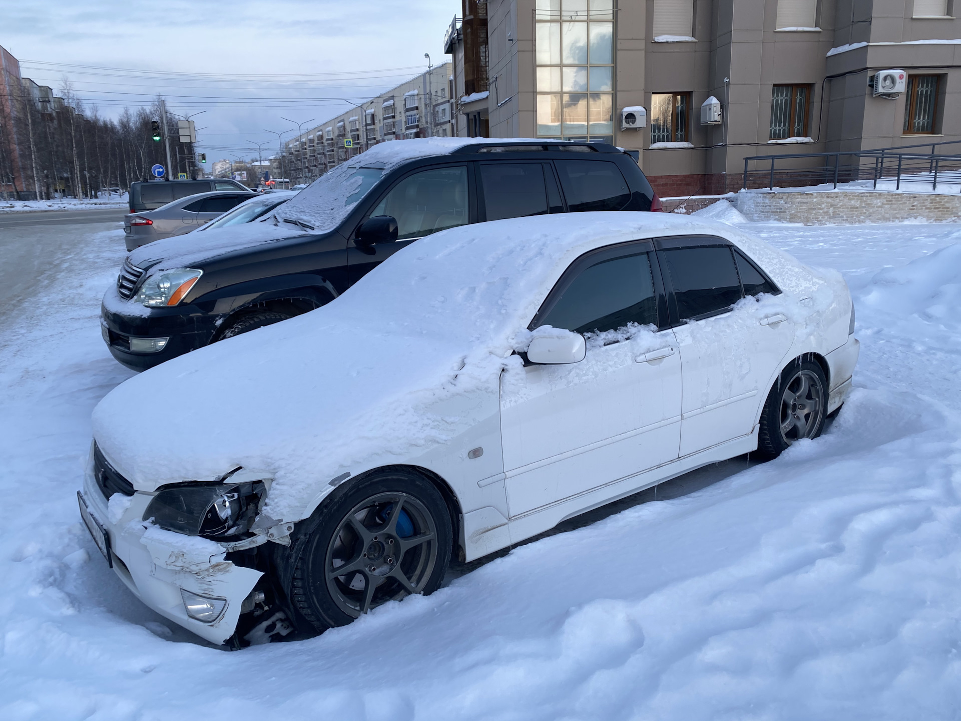 Снежный разбор. Тойота Альтеза зима. Тойота Альтеза зимой. Altezza Toyota зима. Тойота Альтеза ДТП зимой.