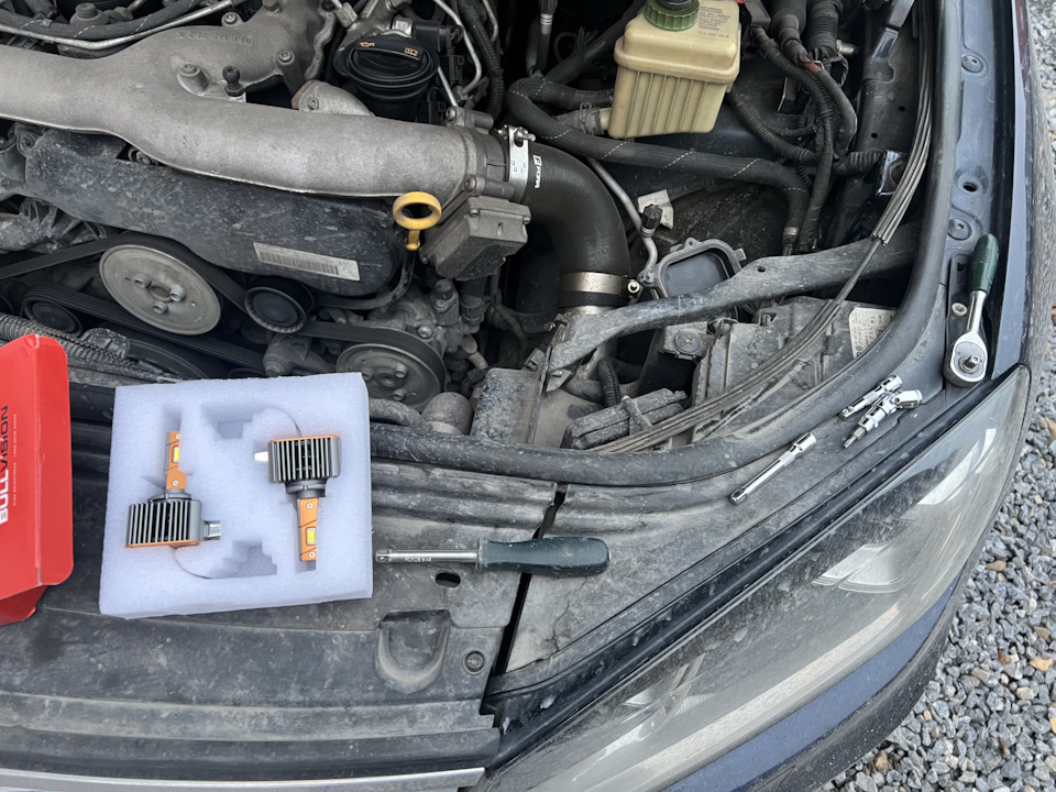 LED вместо ксенона — Volkswagen Touareg (2G), 3 л, 2010 года | своими ...